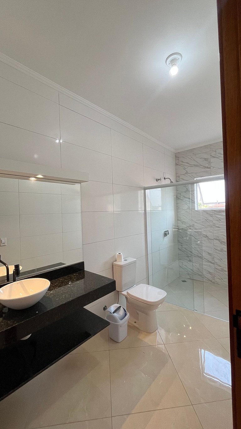 Casa com piscina, 3 quartos 200 metros da praia