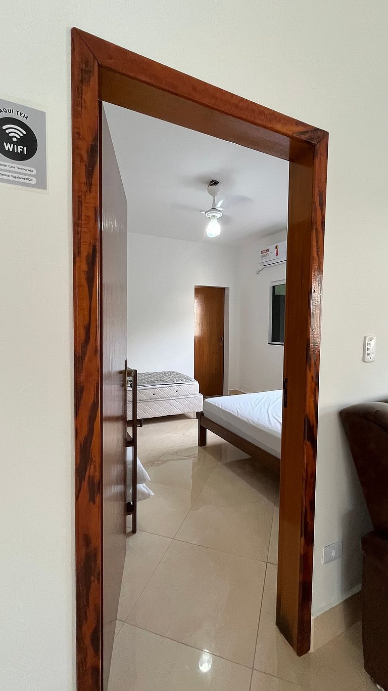 Casa com piscina, 3 quartos 200 metros da praia