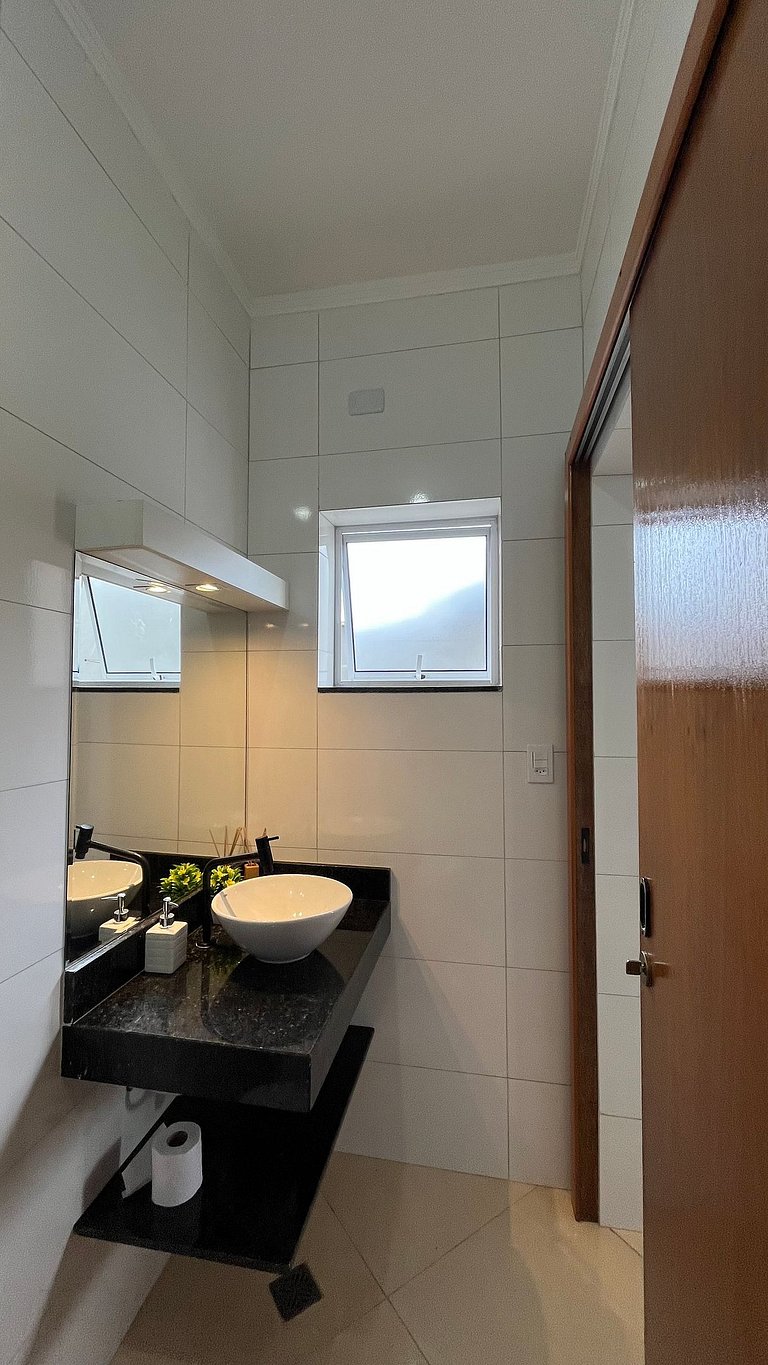 Casa com piscina, 3 quartos 200 metros da praia