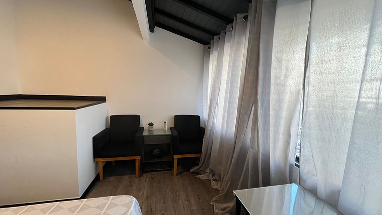 Casa c/ piscina 4 quartos, sendo 3 suítes