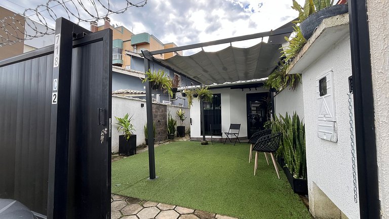Casa c/ piscina 4 quartos, sendo 3 suítes