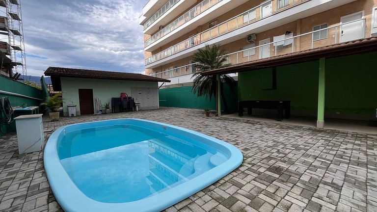 Casa c/ mesa de bilhar e piscina, perto da praia