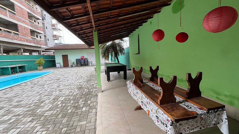Casa c/ mesa de bilhar e piscina, perto da praia