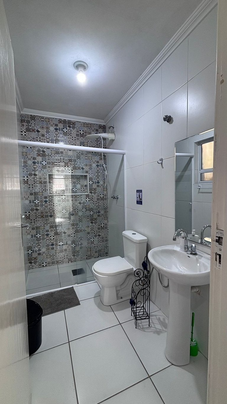 Casa 4 quarto c/ ar cond. 200 mt praia itagua