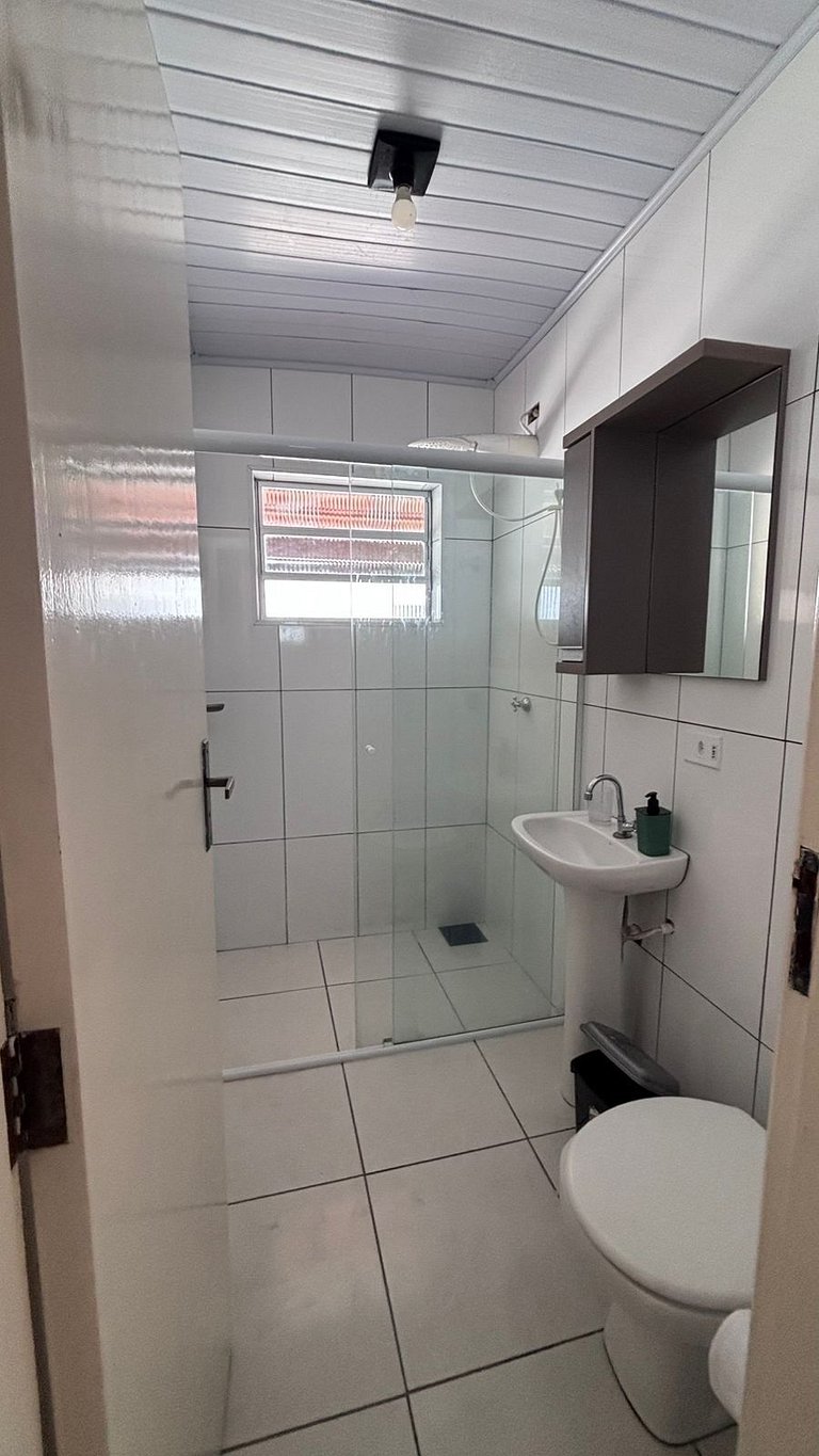 Casa 4 quarto c/ ar cond. 200 mt praia itagua