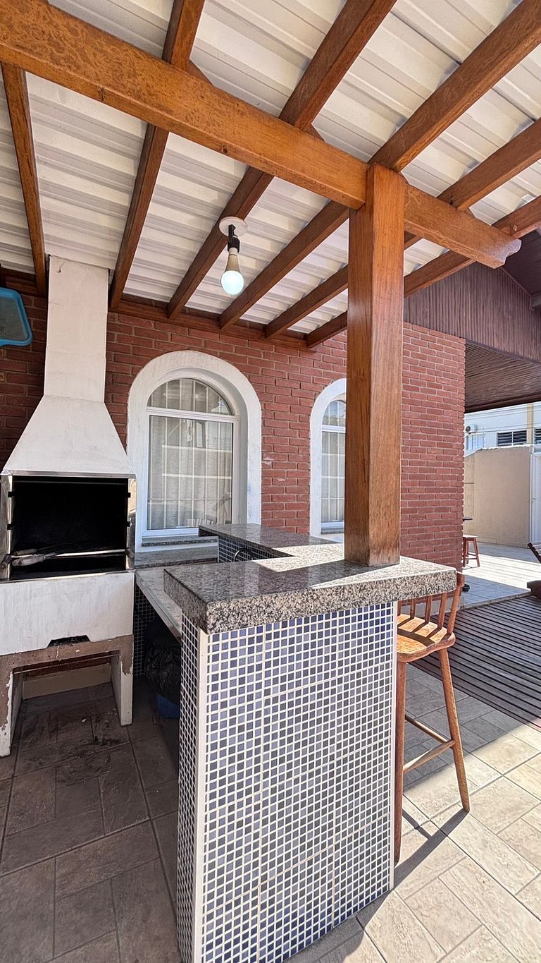Casa 4 quarto c/ ar cond. 200 mt praia itagua